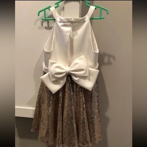 David’s Bridal Ivory Flower Girl Dress High Neck Gold Sequin Bow Toddler Size 4